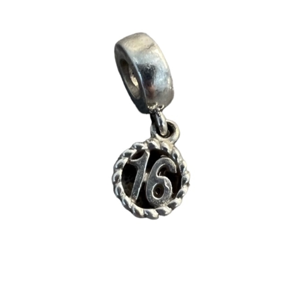 Pandora Sweet 16 Charm